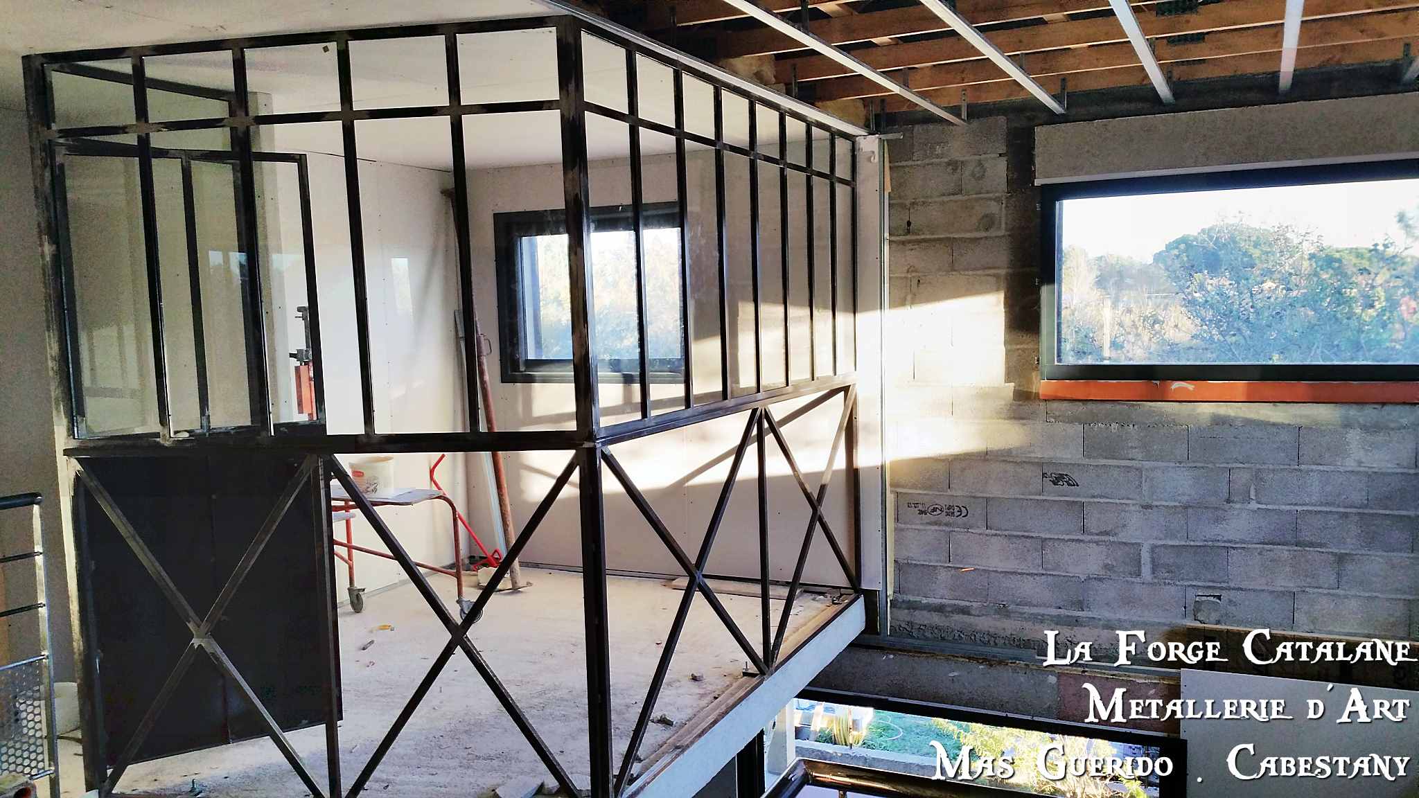 verriere ancien atelier avec support pour soubassement placo Forge Catalane.jpg